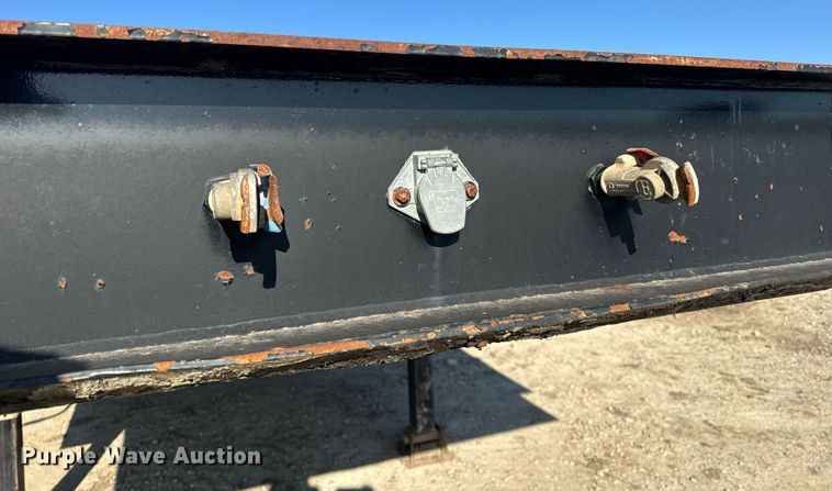 image for item EH6599 1983 Trail King Industries 1452-4260 drop deck trailer