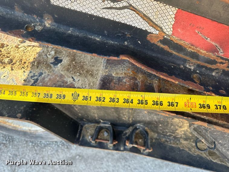 image for item EH6599 1983 Trail King Industries 1452-4260 drop deck trailer