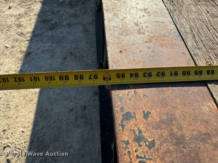 image for item EH6599 1983 Trail King Industries 1452-4260 drop deck trailer