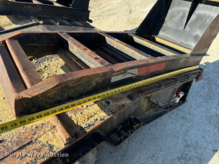 image for item EH6599 1983 Trail King Industries 1452-4260 drop deck trailer