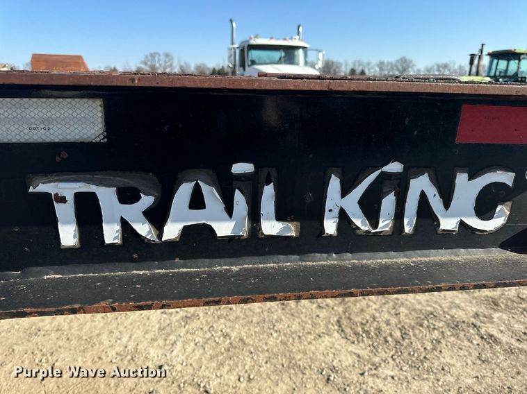 image for item EH6599 1983 Trail King Industries 1452-4260 drop deck trailer