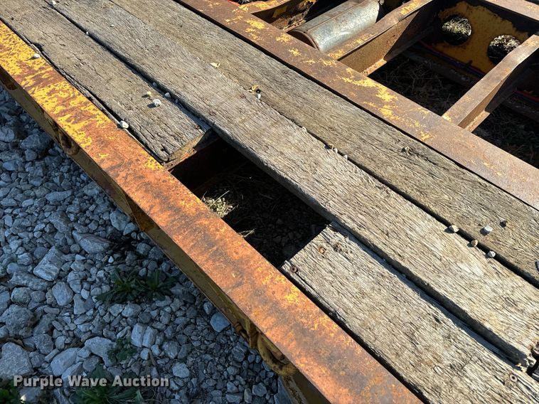 image for item EH6600 2006 Etnyre BlackHawk Q29370 lowboy equipment trailer