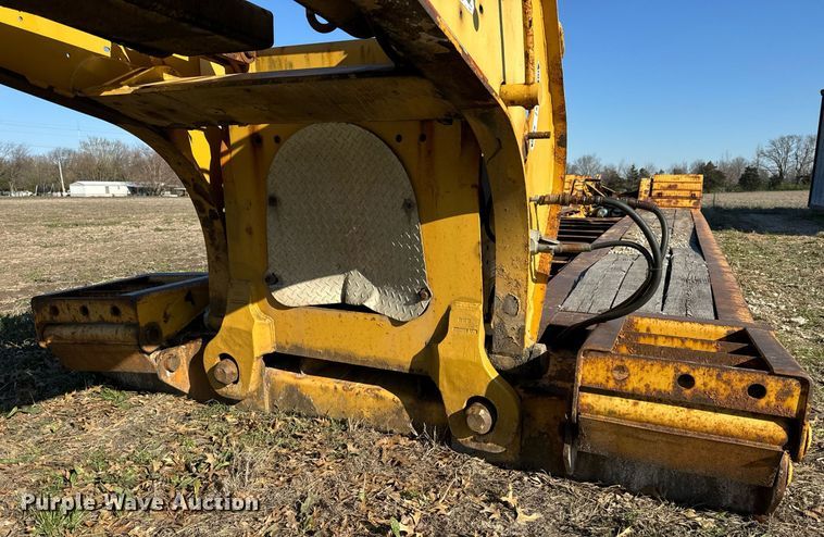 image for item EH6600 2006 Etnyre BlackHawk Q29370 lowboy equipment trailer