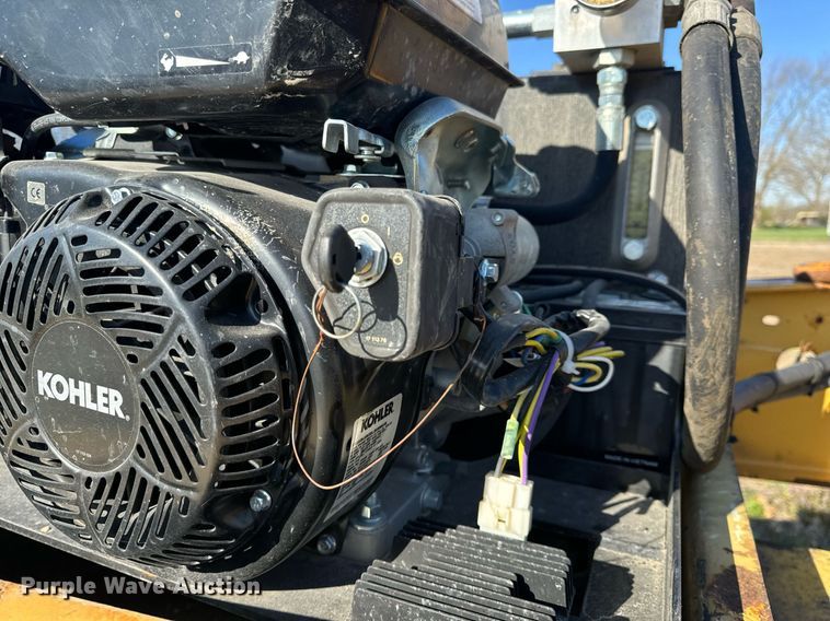 image for item EH6600 2006 Etnyre BlackHawk Q29370 lowboy equipment trailer