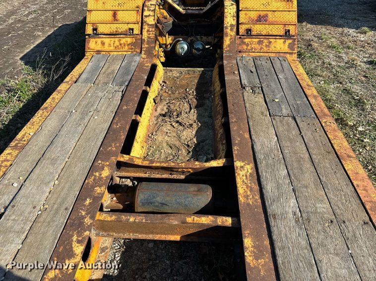 image for item EH6600 2006 Etnyre BlackHawk Q29370 lowboy equipment trailer