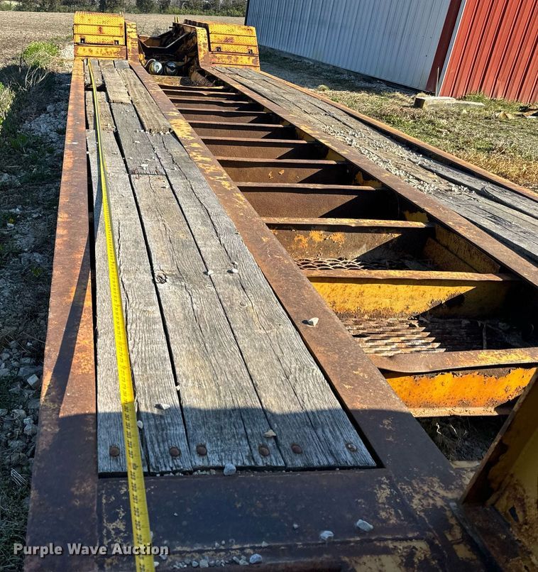 image for item EH6600 2006 Etnyre BlackHawk Q29370 lowboy equipment trailer