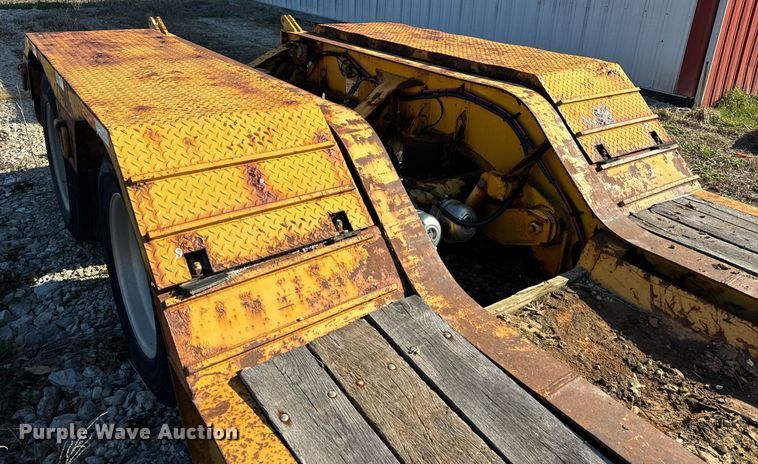 image for item EH6600 2006 Etnyre BlackHawk Q29370 lowboy equipment trailer