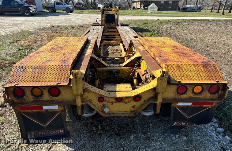 image for item EH6600 2006 Etnyre BlackHawk Q29370 lowboy equipment trailer