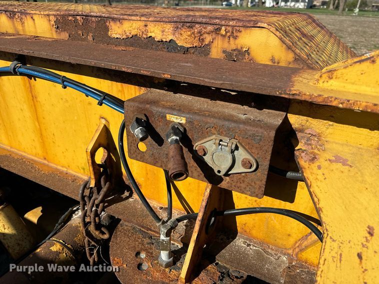 image for item EH6600 2006 Etnyre BlackHawk Q29370 lowboy equipment trailer