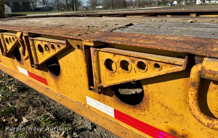 image for item EH6600 2006 Etnyre BlackHawk Q29370 lowboy equipment trailer