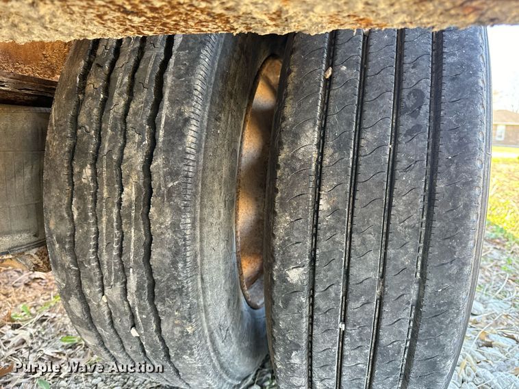 image for item EH6600 2006 Etnyre BlackHawk Q29370 lowboy equipment trailer