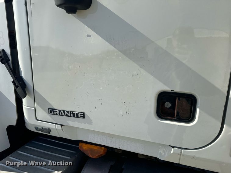 image for item EH6602 2007 Mack Granite semi truck