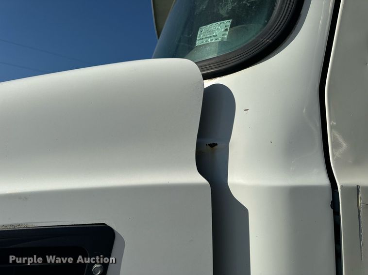 image for item EH6602 2007 Mack Granite semi truck