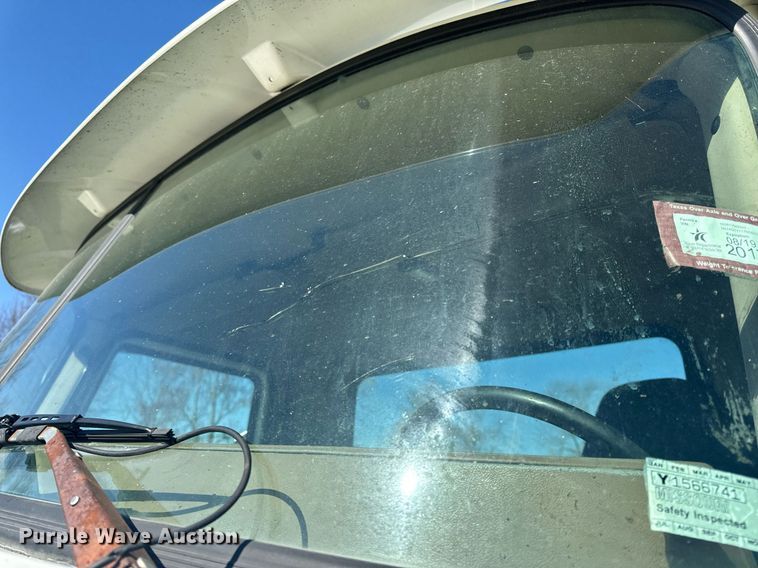 image for item EH6602 2007 Mack Granite semi truck