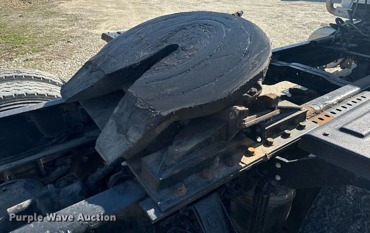 image for item EH6602 2007 Mack Granite semi truck