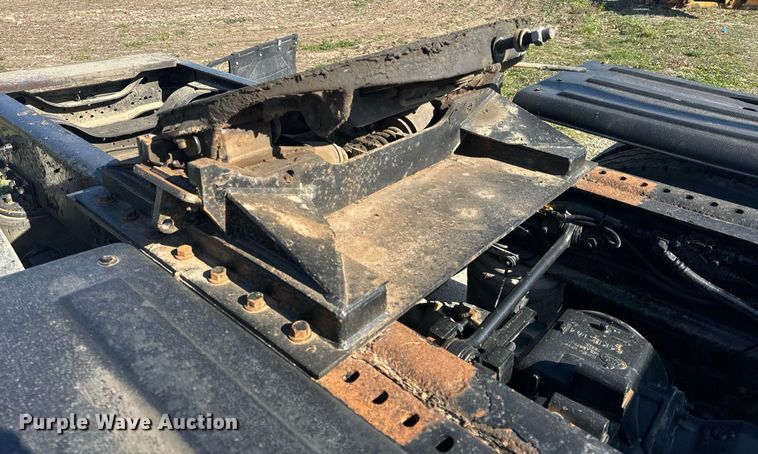 image for item EH6602 2007 Mack Granite semi truck