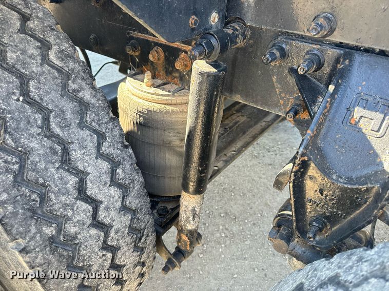 image for item EH6602 2007 Mack Granite semi truck