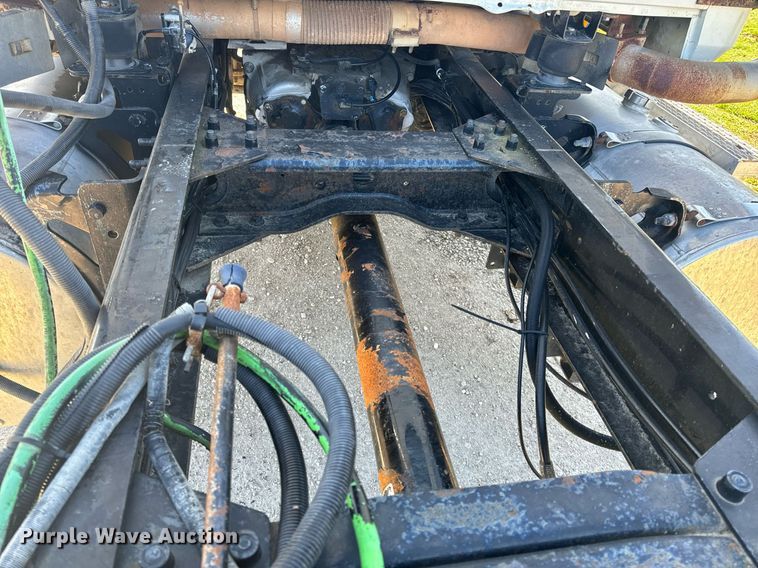 image for item EH6602 2007 Mack Granite semi truck