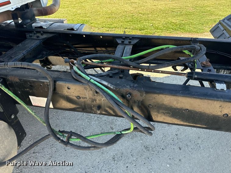 image for item EH6602 2007 Mack Granite semi truck