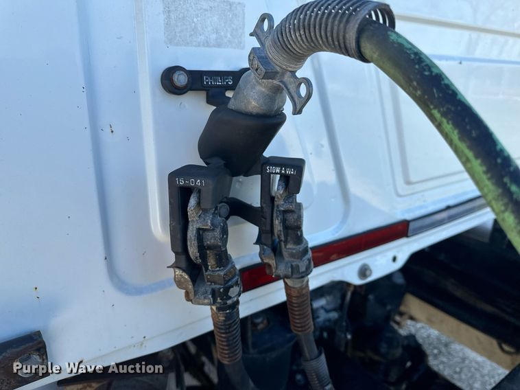 image for item EH6602 2007 Mack Granite semi truck