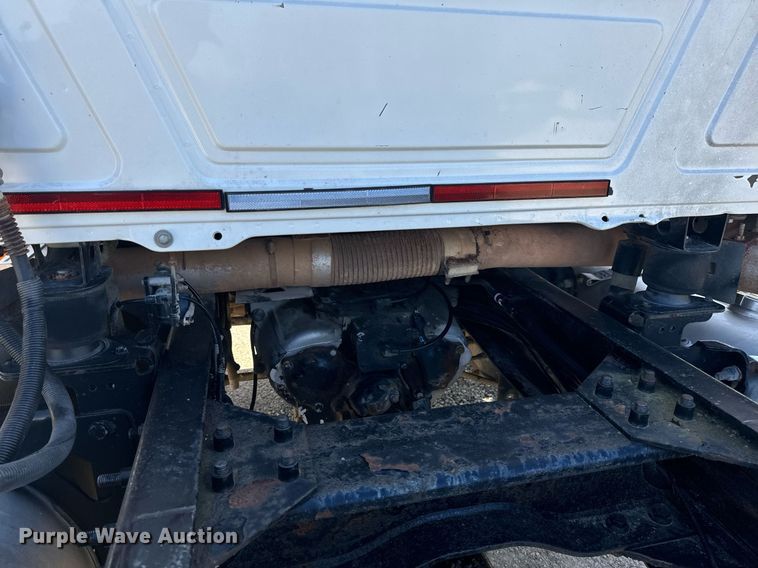 image for item EH6602 2007 Mack Granite semi truck