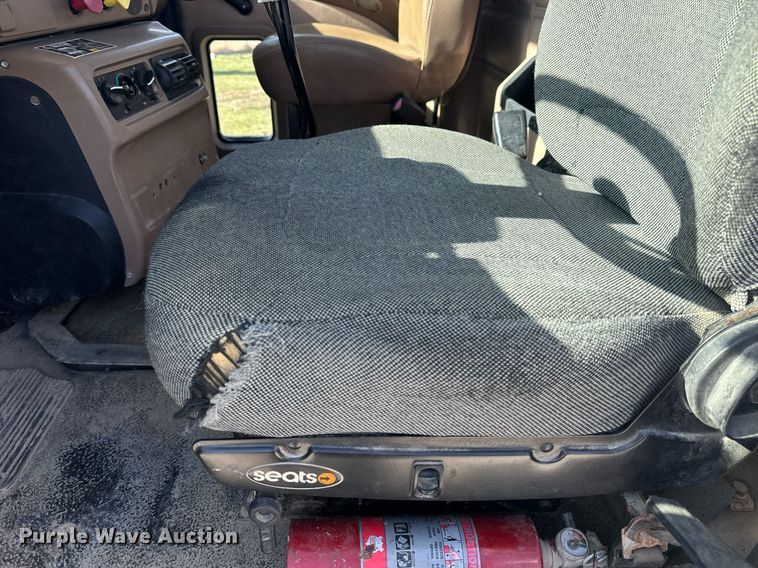 image for item EH6602 2007 Mack Granite semi truck