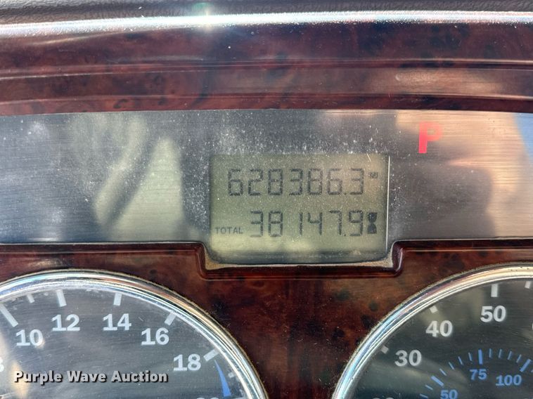 image for item EH6602 2007 Mack Granite semi truck