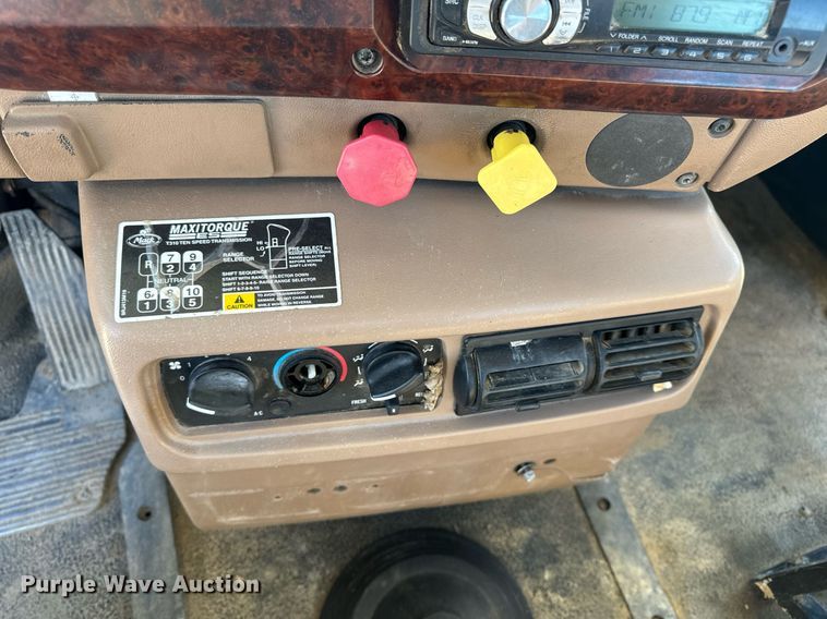 image for item EH6602 2007 Mack Granite semi truck