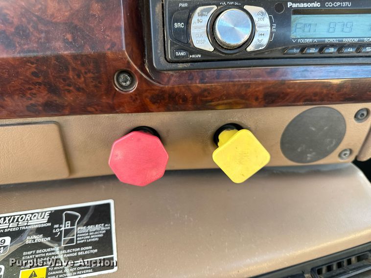 image for item EH6602 2007 Mack Granite semi truck