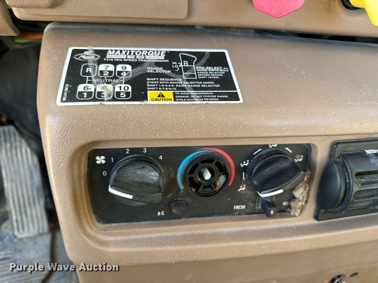 image for item EH6602 2007 Mack Granite semi truck