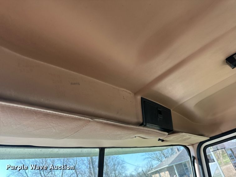 image for item EH6602 2007 Mack Granite semi truck