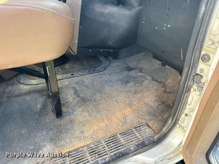 image for item EH6602 2007 Mack Granite semi truck