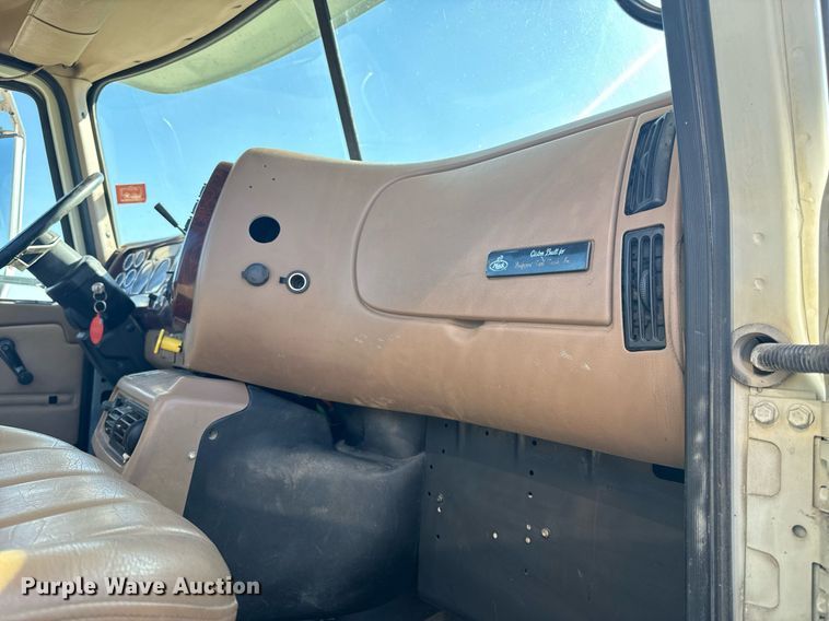 image for item EH6602 2007 Mack Granite semi truck