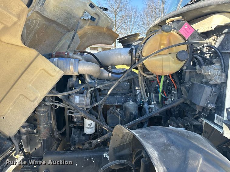 image for item EH6602 2007 Mack Granite semi truck