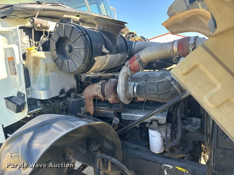 image for item EH6602 2007 Mack Granite semi truck