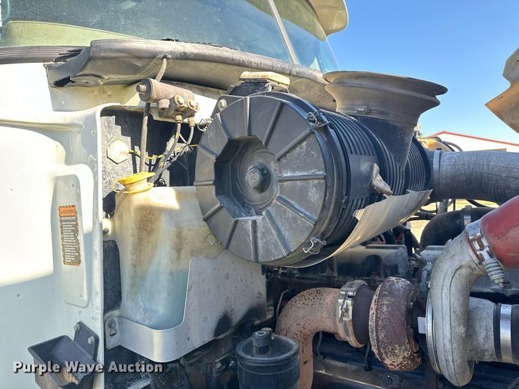 image for item EH6602 2007 Mack Granite semi truck