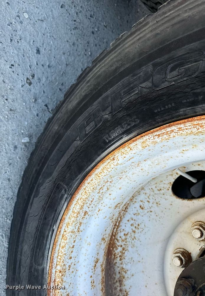 image for item EH6602 2007 Mack Granite semi truck