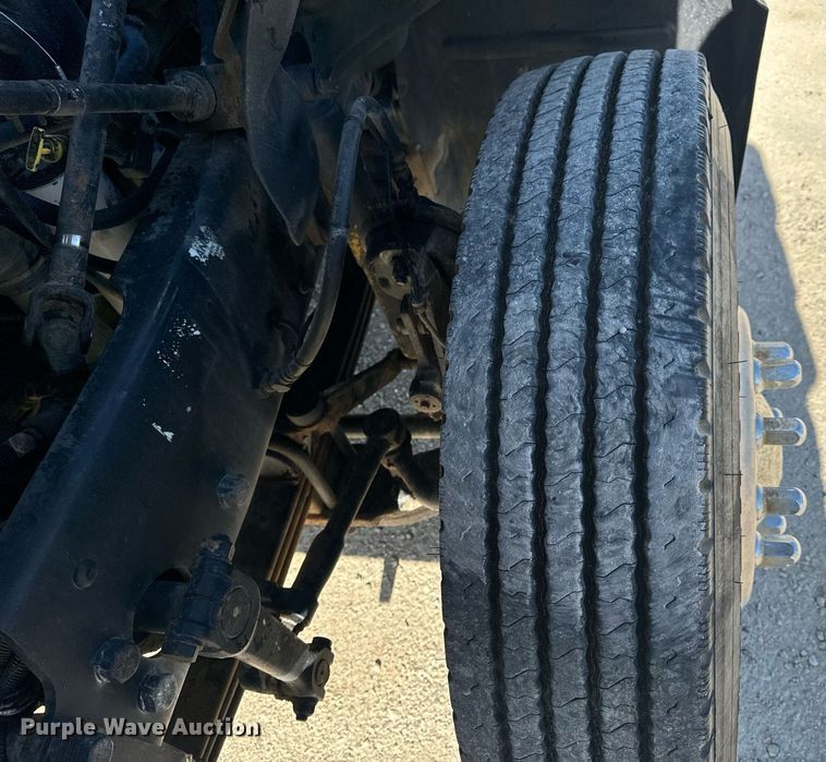 image for item EH6602 2007 Mack Granite semi truck