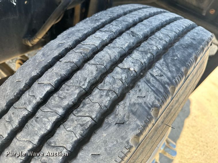 image for item EH6602 2007 Mack Granite semi truck