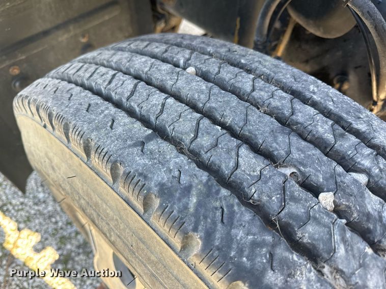 image for item EH6602 2007 Mack Granite semi truck