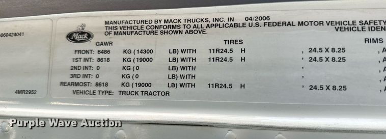 image for item EH6602 2007 Mack Granite semi truck