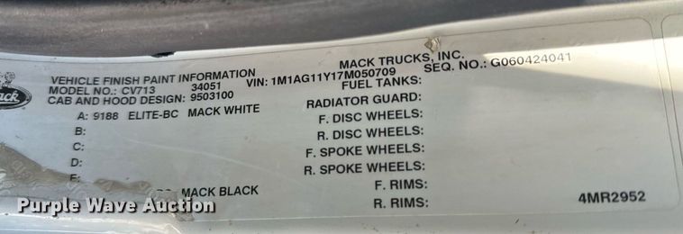 image for item EH6602 2007 Mack Granite semi truck