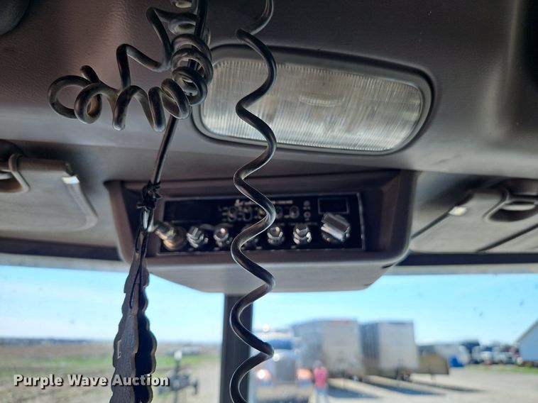 image for item EI3640 2006 Peterbuilt 379 semi truck