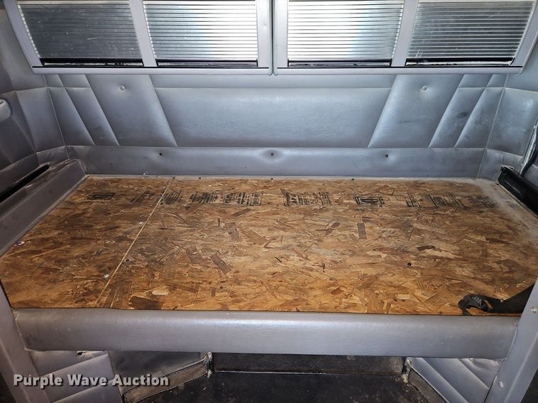 image for item EI3640 2006 Peterbuilt 379 semi truck