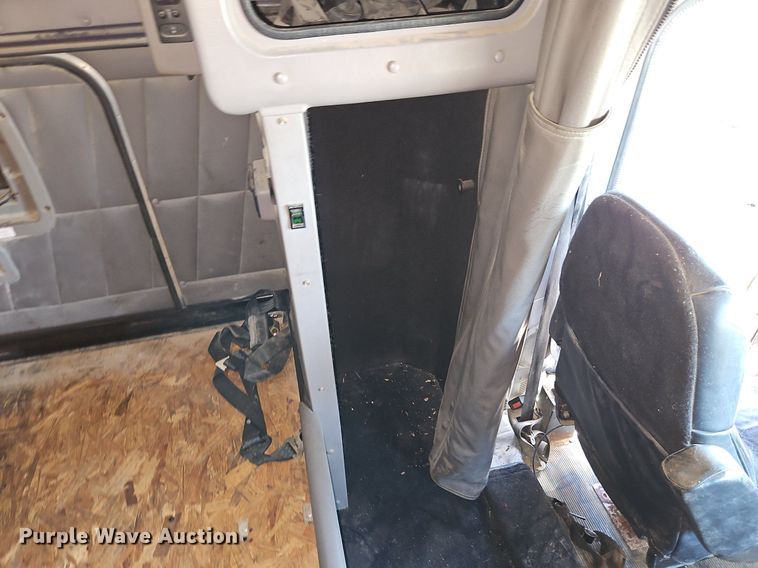 image for item EI3640 2006 Peterbuilt 379 semi truck