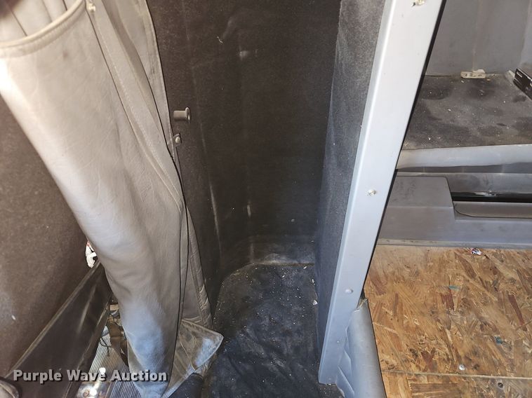 image for item EI3640 2006 Peterbuilt 379 semi truck