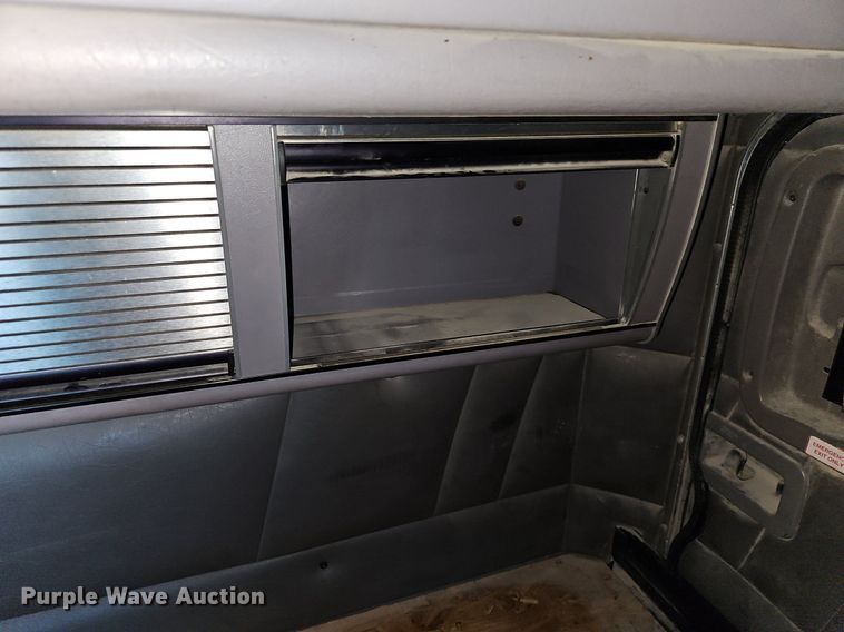 image for item EI3640 2006 Peterbuilt 379 semi truck