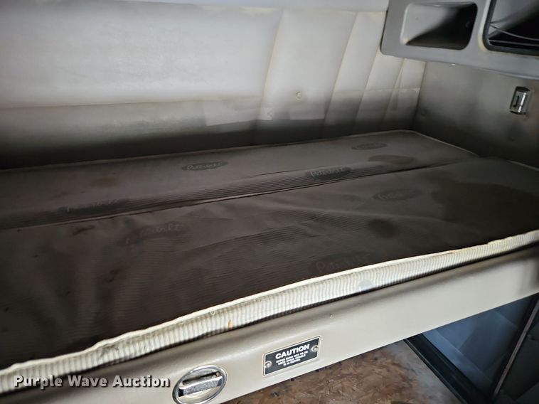 image for item EI3640 2006 Peterbuilt 379 semi truck