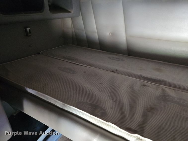 image for item EI3640 2006 Peterbuilt 379 semi truck