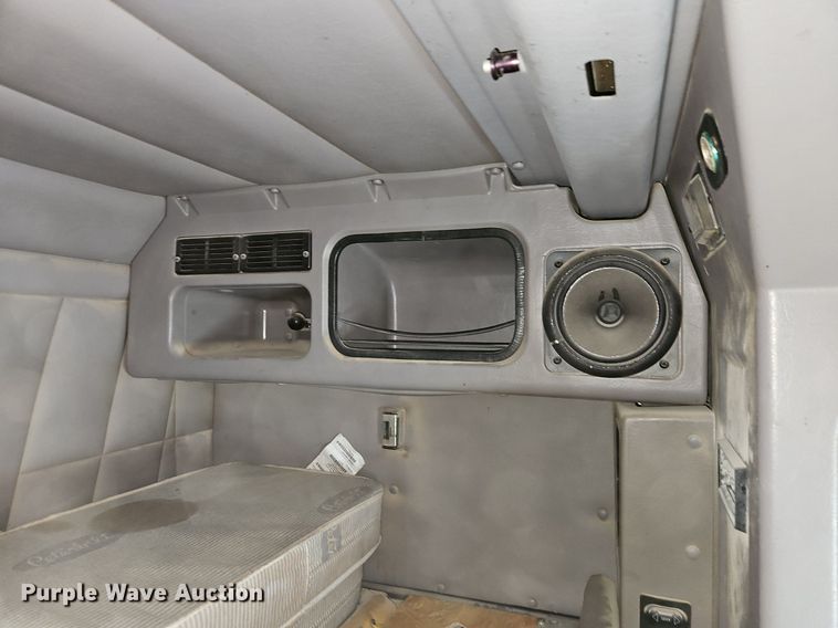 image for item EI3640 2006 Peterbuilt 379 semi truck